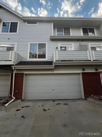 Building Photo - 16901 E Warren Pl