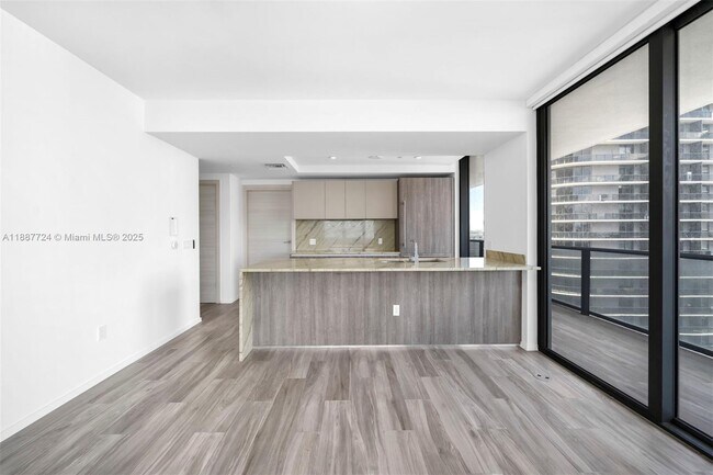 Building Photo - 801 S Miami Ave