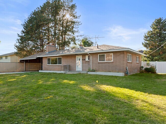 Building Photo - Beautiful home for rent!