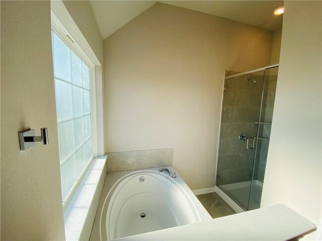 Building Photo - 721 Hollyhock Dr