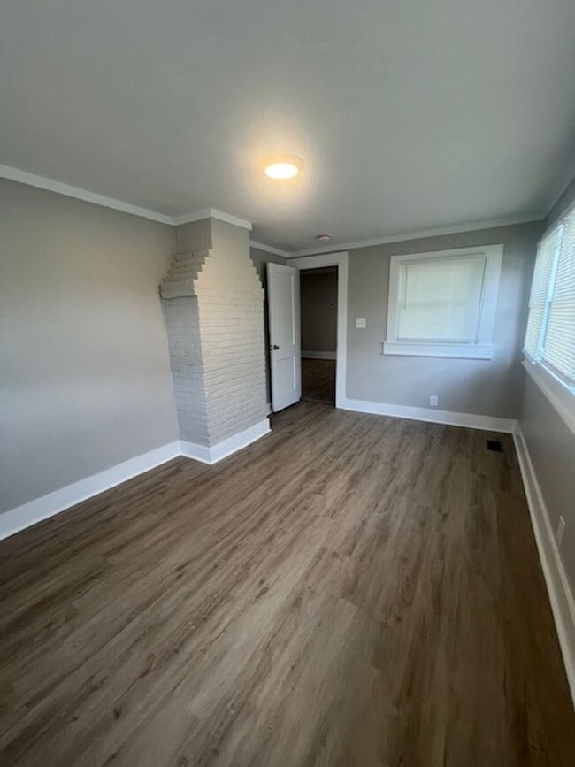 Building Photo - 502 3rd Ave