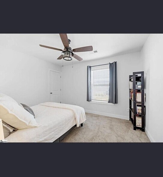 Building Photo - 286 Braselton St