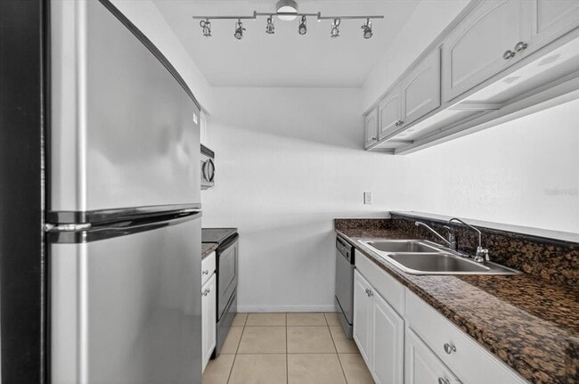 Building Photo - 5440 S MacDill Ave