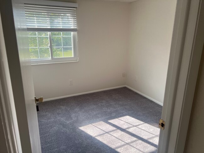 Building Photo - 2916 Bridgehampton Ct