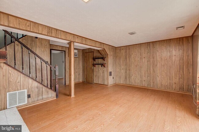 Building Photo - 1749 Carriage Way