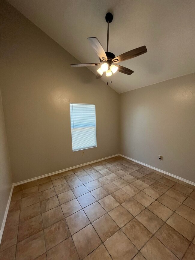 Building Photo - 405 Prescott Loop