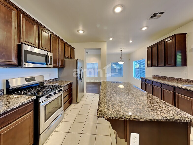 Building Photo - 2974 E Gables Vale Ct