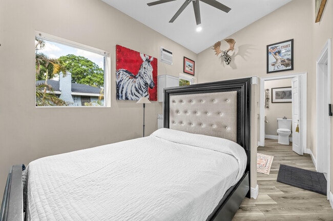 Building Photo - 15161 Collecting Canal Rd