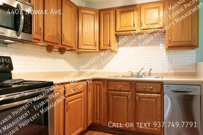 Building Photo - 4407 Nowak Ave