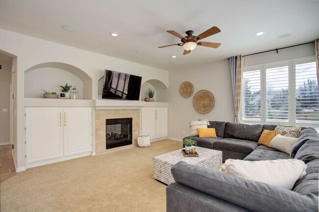 Building Photo - Gorgeous home within the prestigious priva...