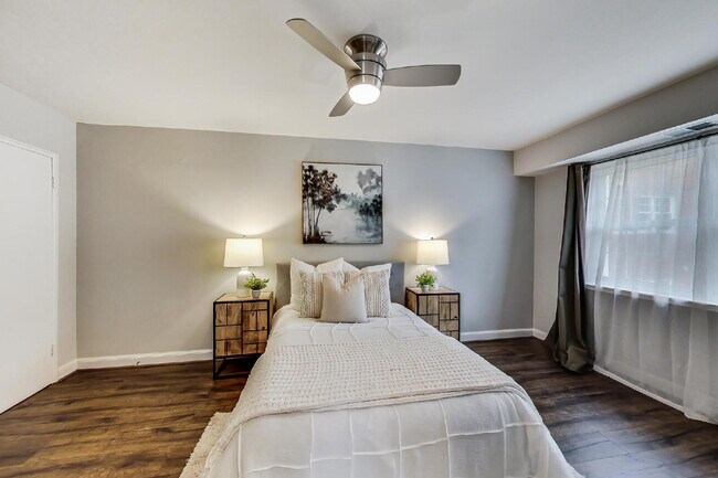 Building Photo - 1303 N Ode St