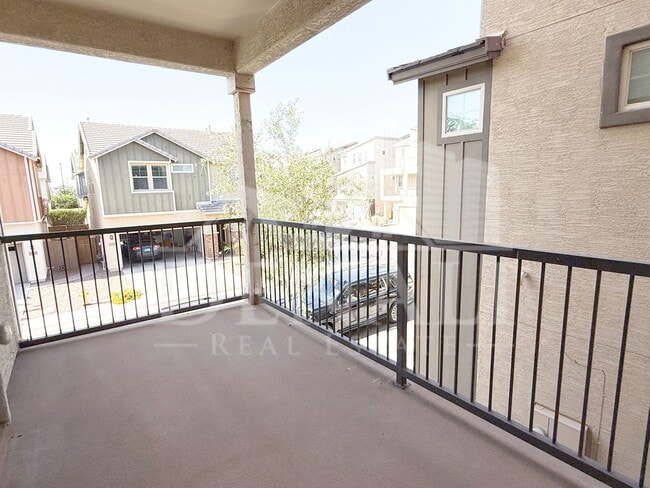 Building Photo - 731 W Winchester Dr