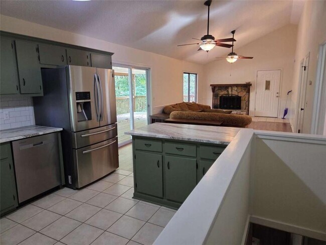 Building Photo - 984 Overlook Dr