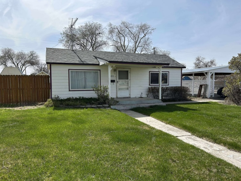 Building Photo - 805 7th Ave N