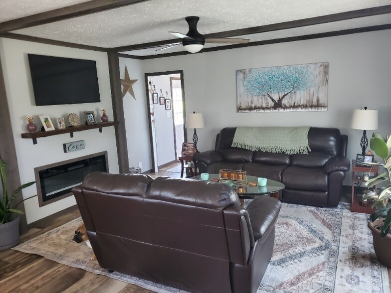 Building Photo - 936 Pineclair Dr SW