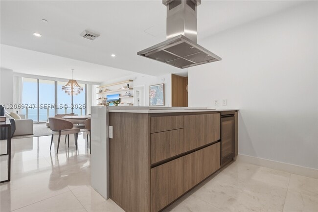 Building Photo - 360 Ocean Dr