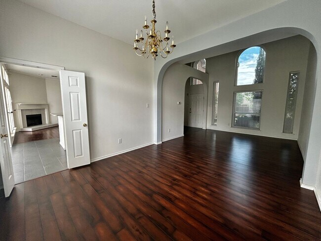 Building Photo - Spacious Home in BISD