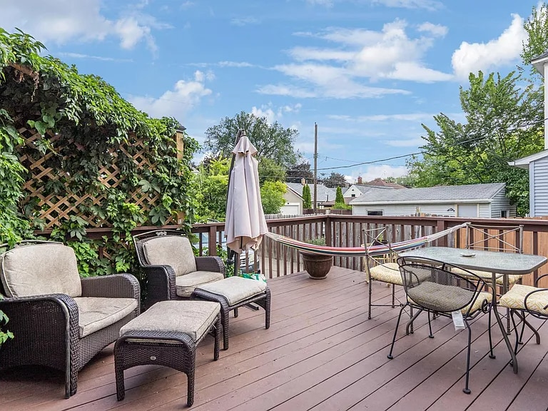 Building Photo - 1139 Maryland Ave E