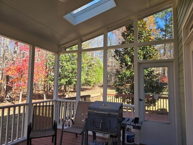 Building Photo - 3653 Pleasants Ridge Dr