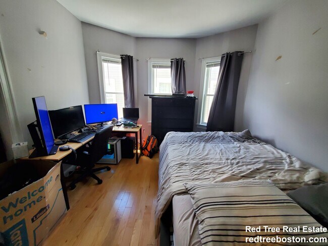 Building Photo - 83 Newbury St