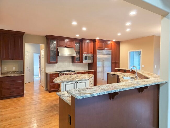 Building Photo - 15824 SE 59th Pl