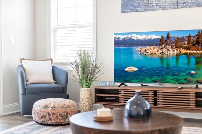 Building Photo - Amazing Rental Coming Soon (Late October-2...