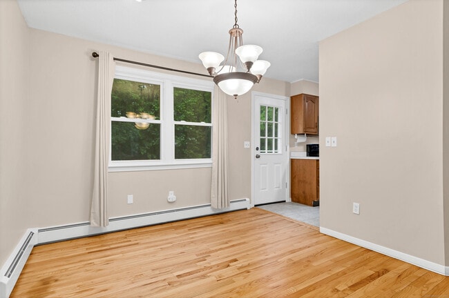 Building Photo - 21 Pheasant Run Dr