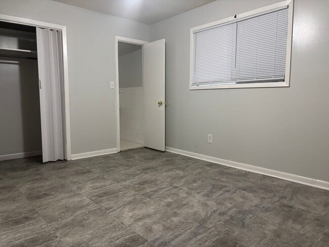 Building Photo - 3160 Bienville Dr