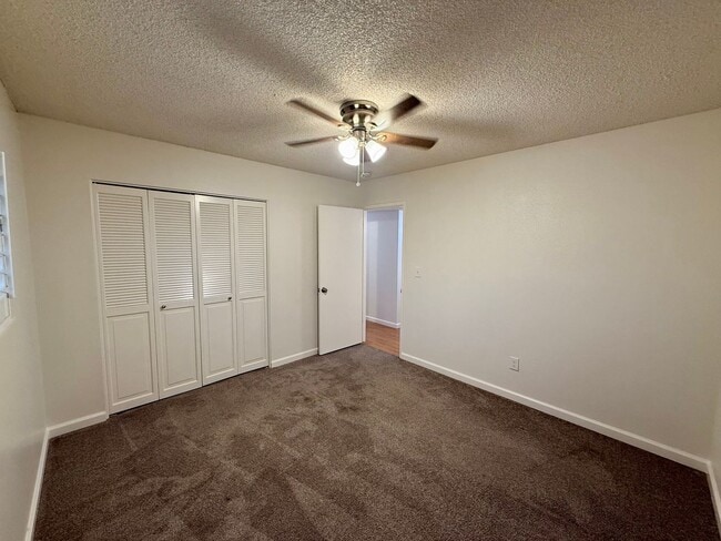 Building Photo - Conveniently located single story home!