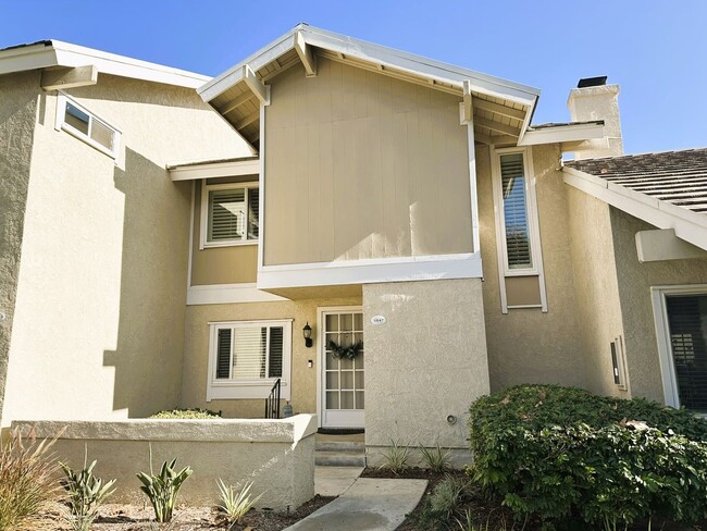 Primary Photo - Townhome with Dual Primary Suites and Two ...