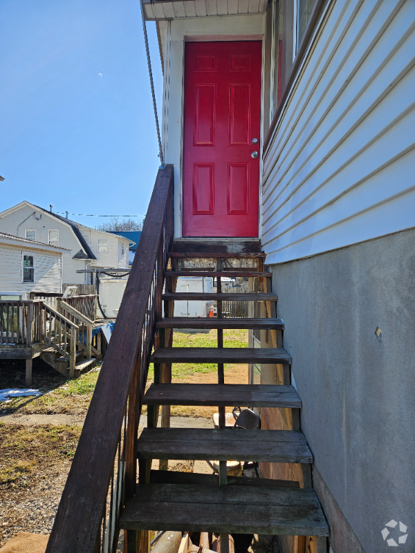 Building Photo - 229 19th St