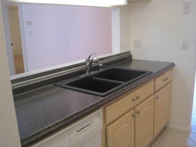 Building Photo - 102 Oakridge Ct
