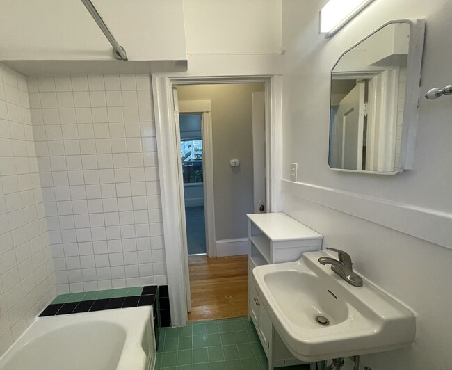 Building Photo - 3112 California St