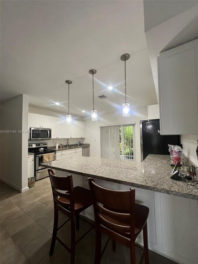 Building Photo - 9030 SW 40th Terrace