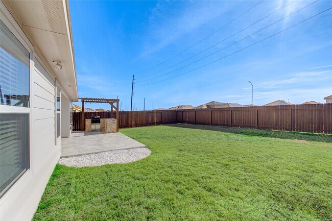 Building Photo - 21335 Hendricks Holw Ln