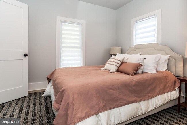 Building Photo - 207 Dodson Ave