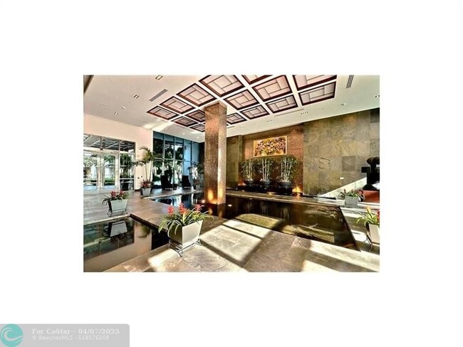 Building Photo - 333 Las Olas Way