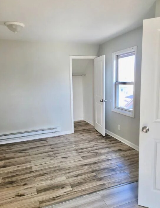 Building Photo - 152 Mapes Ave