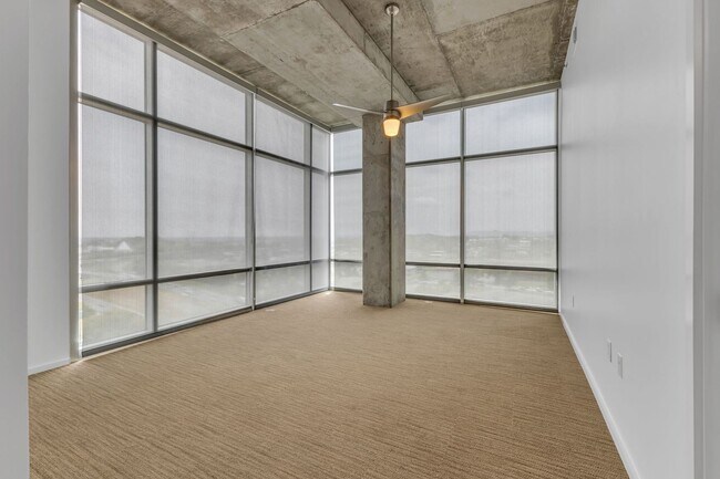 Building Photo - 700 12th Ave S