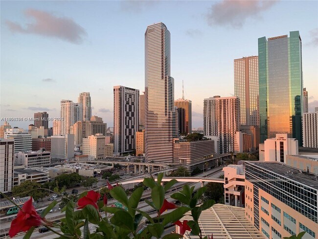 Building Photo - 350 S Miami Ave