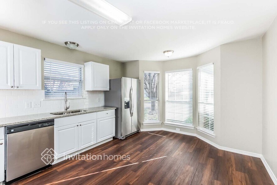 Building Photo - 8175 Spruce Valley Dr