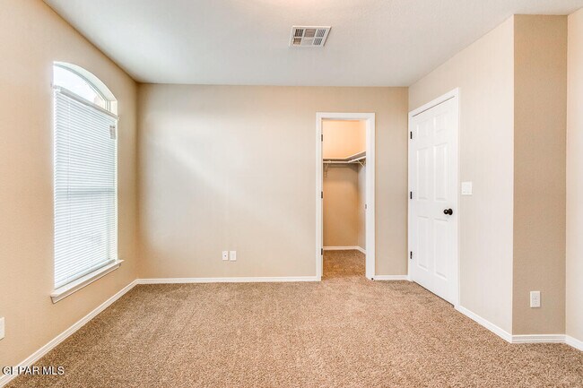 Building Photo - 13166 Kestrel Ave