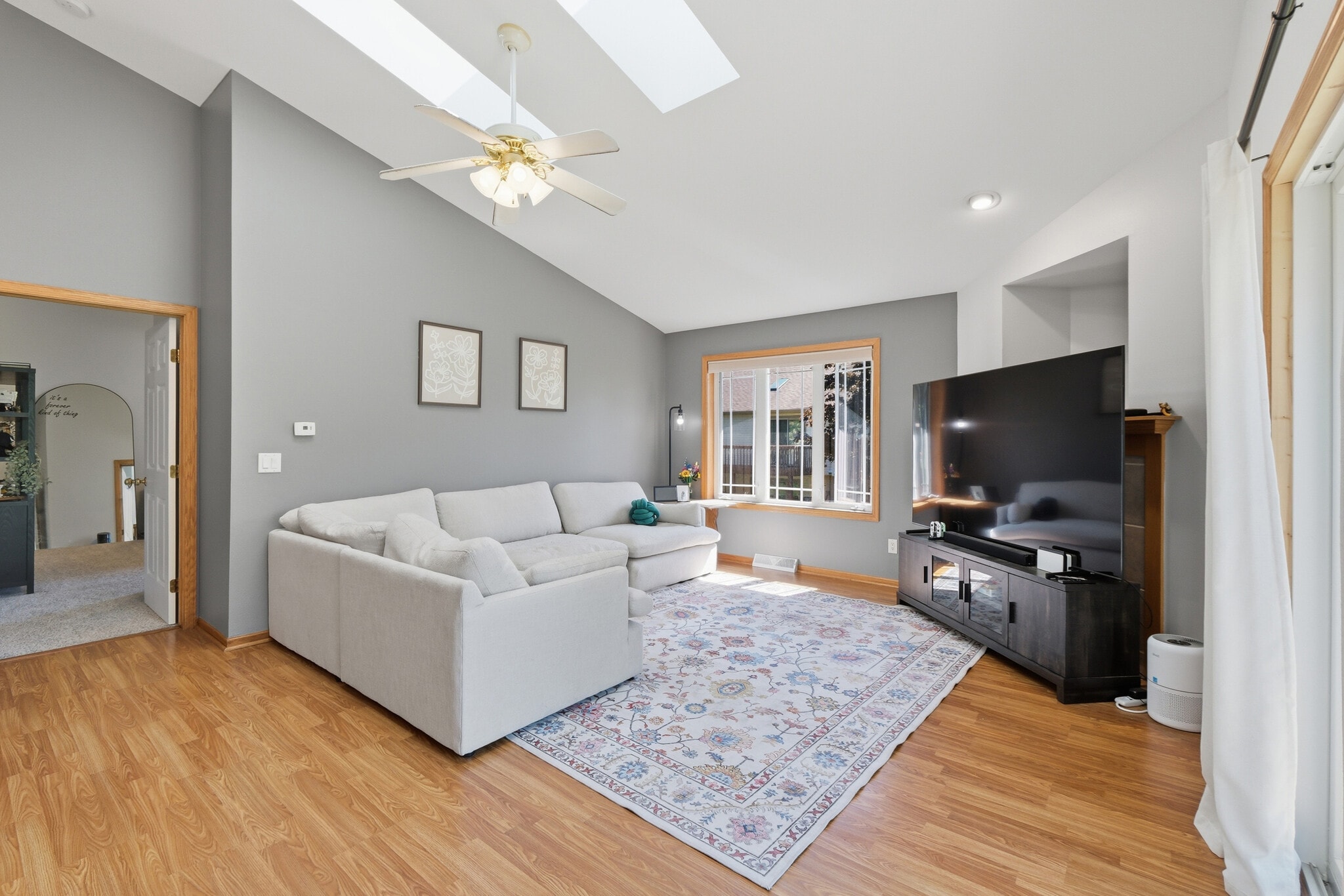 Living Room - 1051 Tamarack Way
