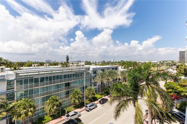 Building Photo - 9225 Collins Ave