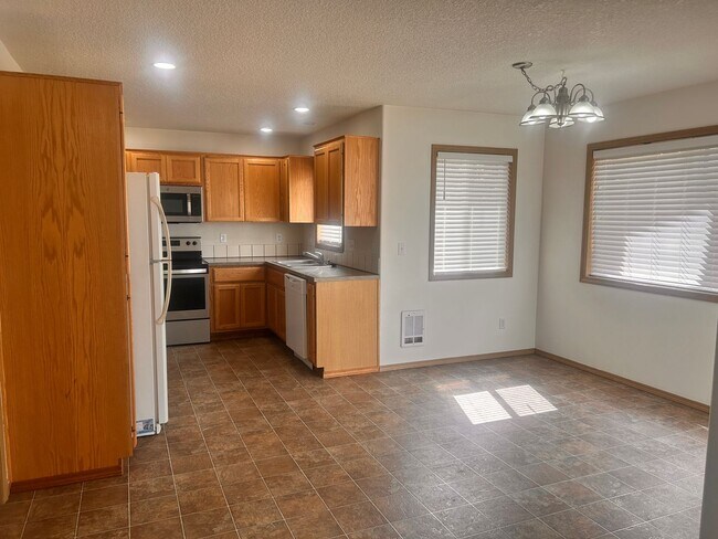 Building Photo - Charming Battle Ground Two-Story Home with Fenced Backyard!