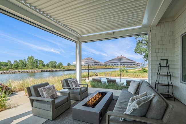 Building Photo - 6736 Saugatuck Bch Rd