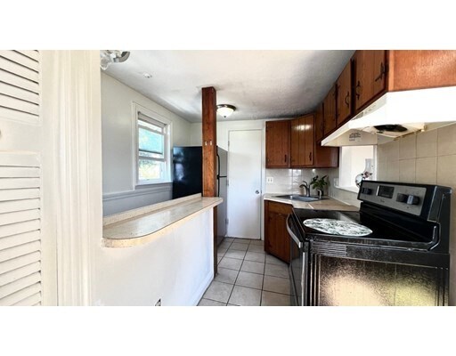 Building Photo - 92 Elm Ave