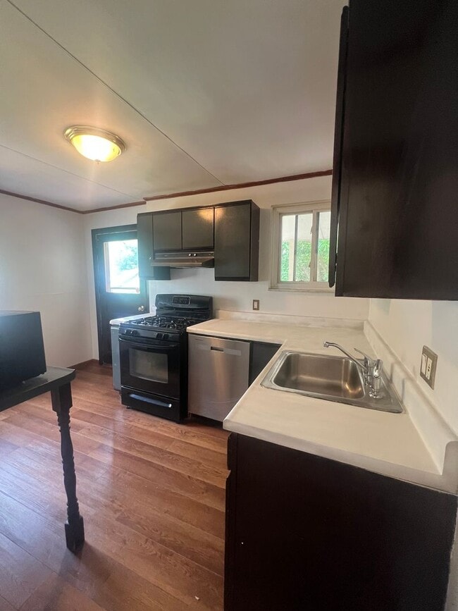 Building Photo - Spacious 2 bedroom in the heart of Ingram