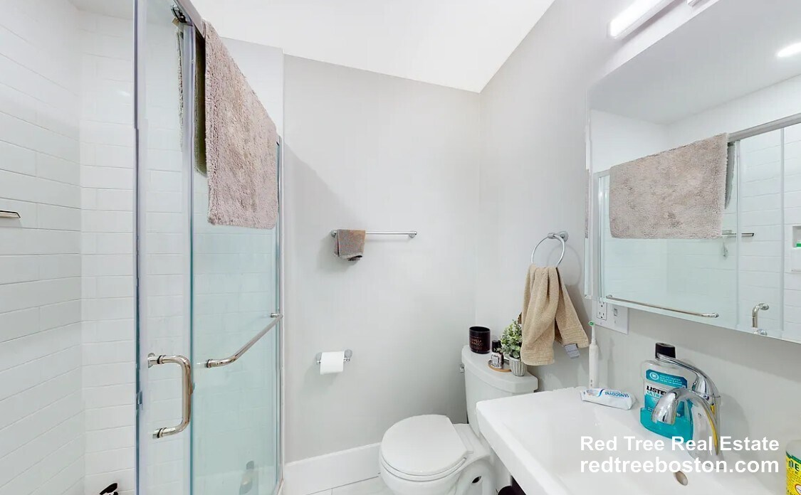 Building Photo - 1284 Commonwealth Ave