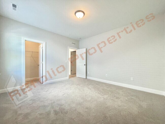 Building Photo - Amazing 4 Bedroom, 2.5 Bathroom Home with 1st Floor Primary Bedroom Suite, High Speed Internet, a...